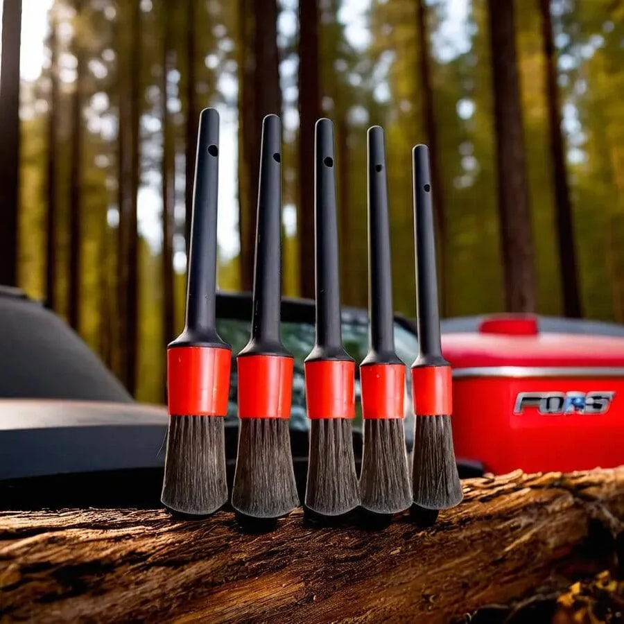 5 PIECE SOFT BRISTLE, WOOD HANDLE WHEEL, LUG NUT, & INTERIOR BRUSH SET
