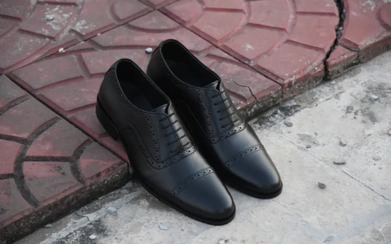 Black Semi Brogue Oxfords - Premium Leather Shoes - WM1001