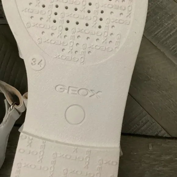 Geox Kids' Karly Sandal, size 3US / 34EU