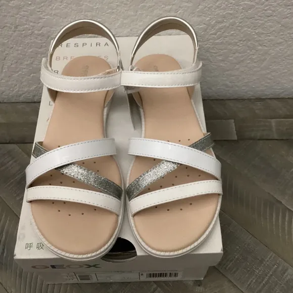 Geox Kids' Karly Sandal, size 3US / 34EU