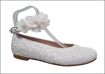 KINDLE Girls White Communion Shoe:- 9505 Pump