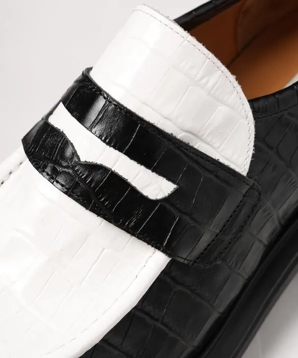 LEATHER LOAFERS