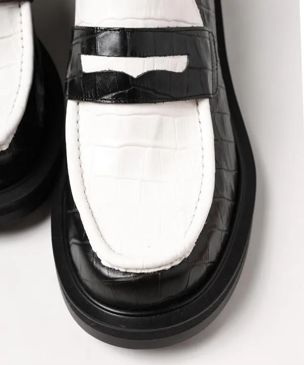 LEATHER LOAFERS