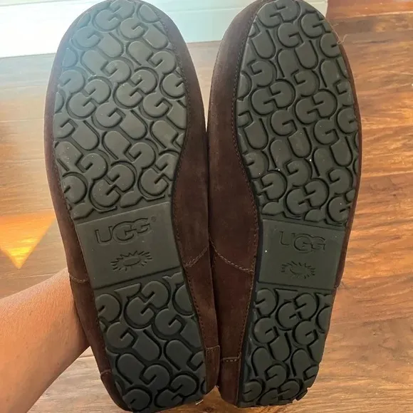Men’s Ascot UGG leather slippers- Size 17 Dark brown NWOT