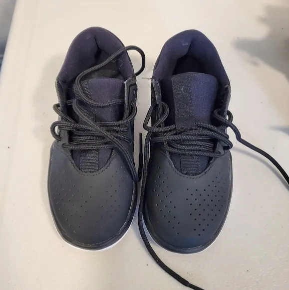 Nike Jordan Flight Fresh Boys' Shoes. Size 9C.