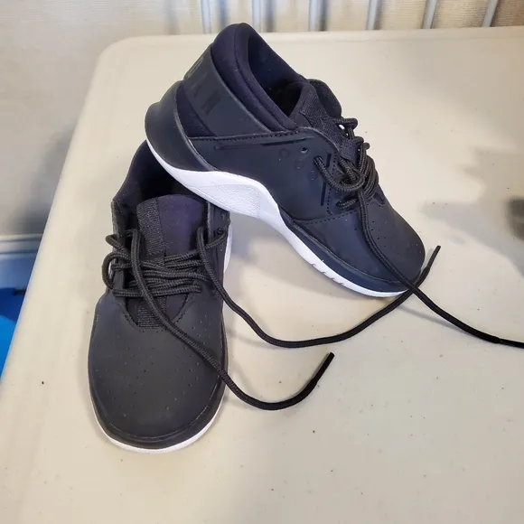 Nike Jordan Flight Fresh Boys' Shoes. Size 9C.