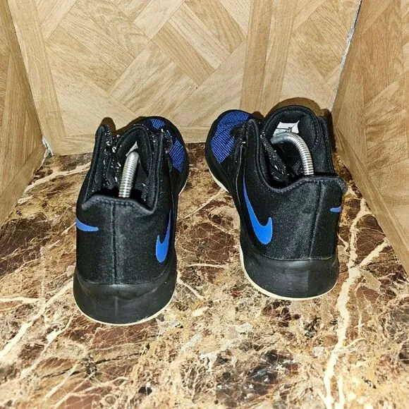 Nike men's Air Versitile 3 black blue basketball shoes size 10.  0502