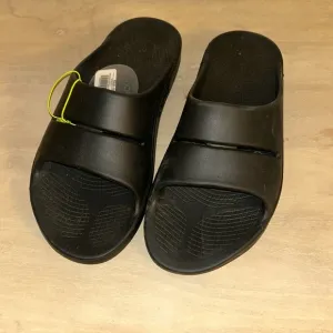 NWT OOFOS Shoes