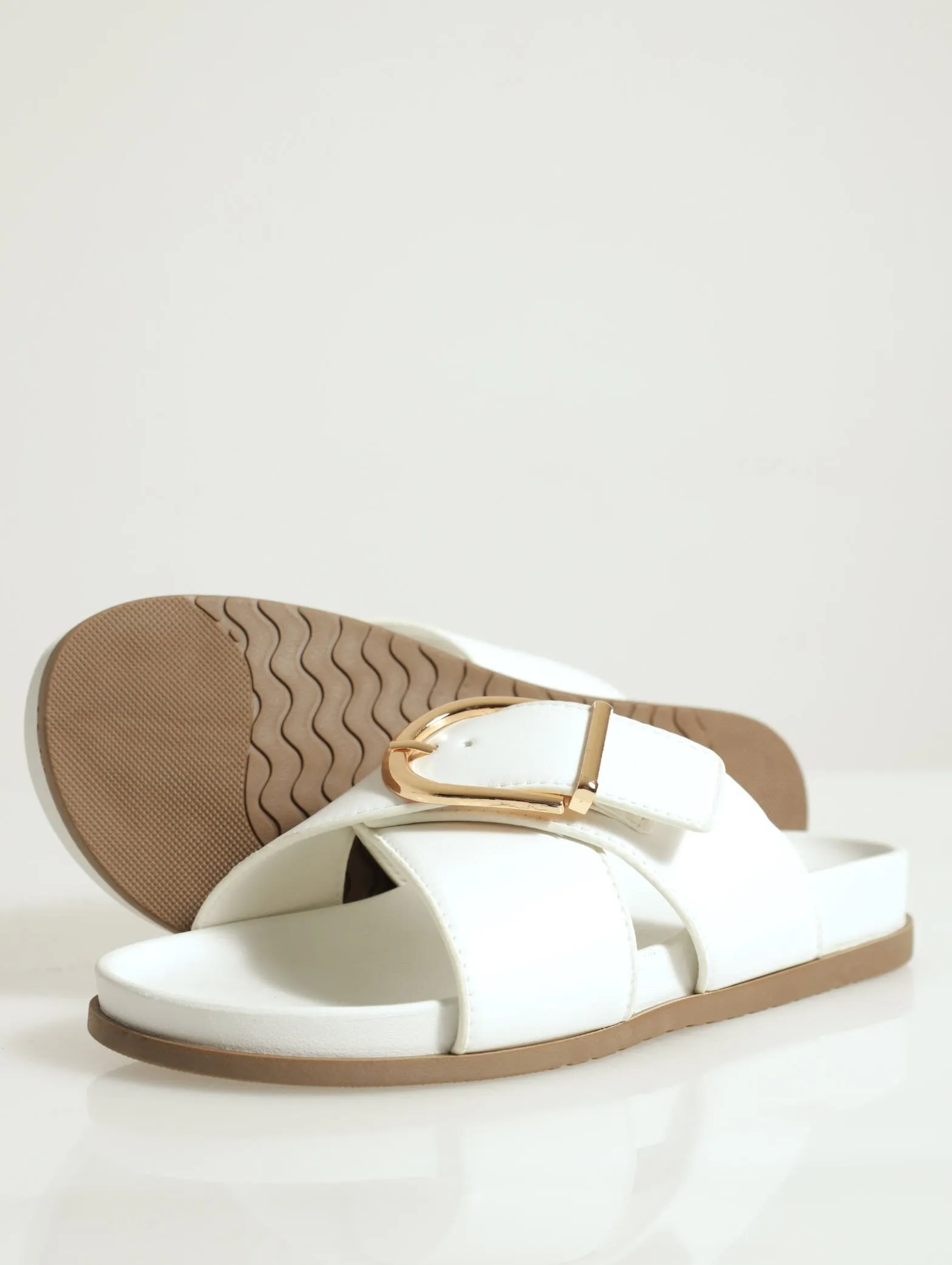Slice Cross-Over With Big Buckle Mule Slide - White
