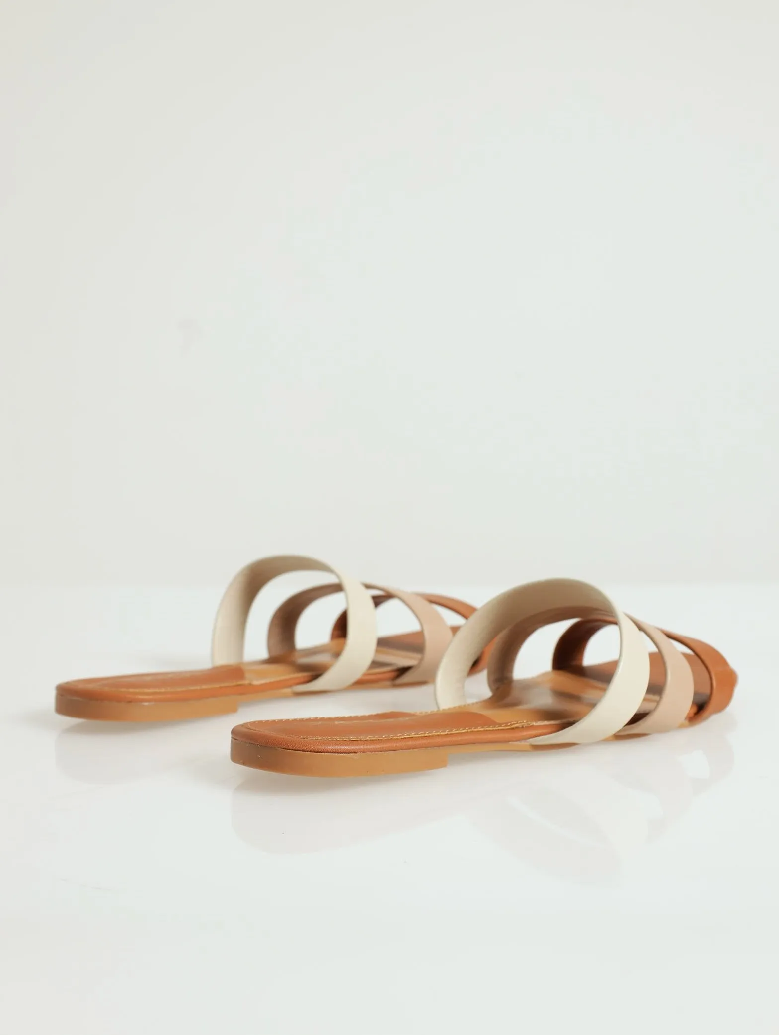Tripple Strap Push-In Mule Sandal