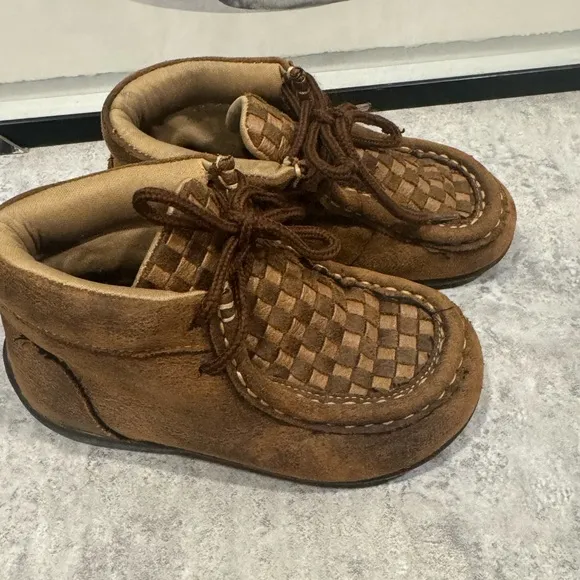 Twister Shoes for Toddlers - Carson Size 7