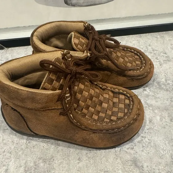 Twister Shoes for Toddlers - Carson Size 7