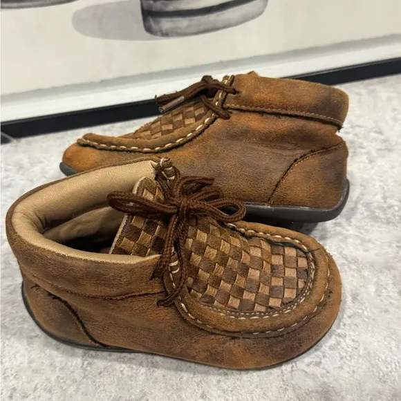Twister Shoes for Toddlers - Carson Size 7