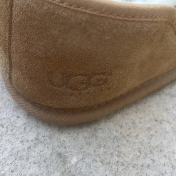 UGG Men's Scuff Romeo ll Tan Wool Lined Loafer Slippers Size 10