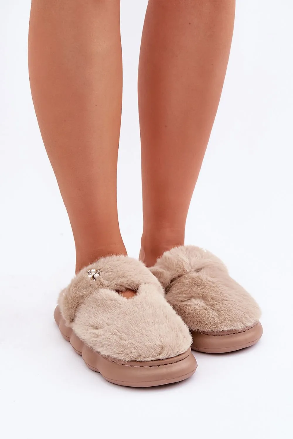 Women's small brooch fur slippers